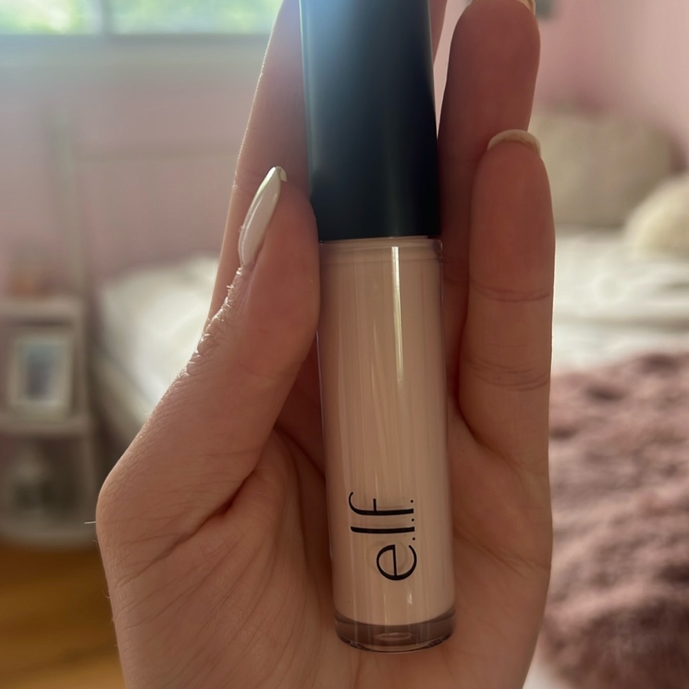 Elf Camo Concealer, shade light peach